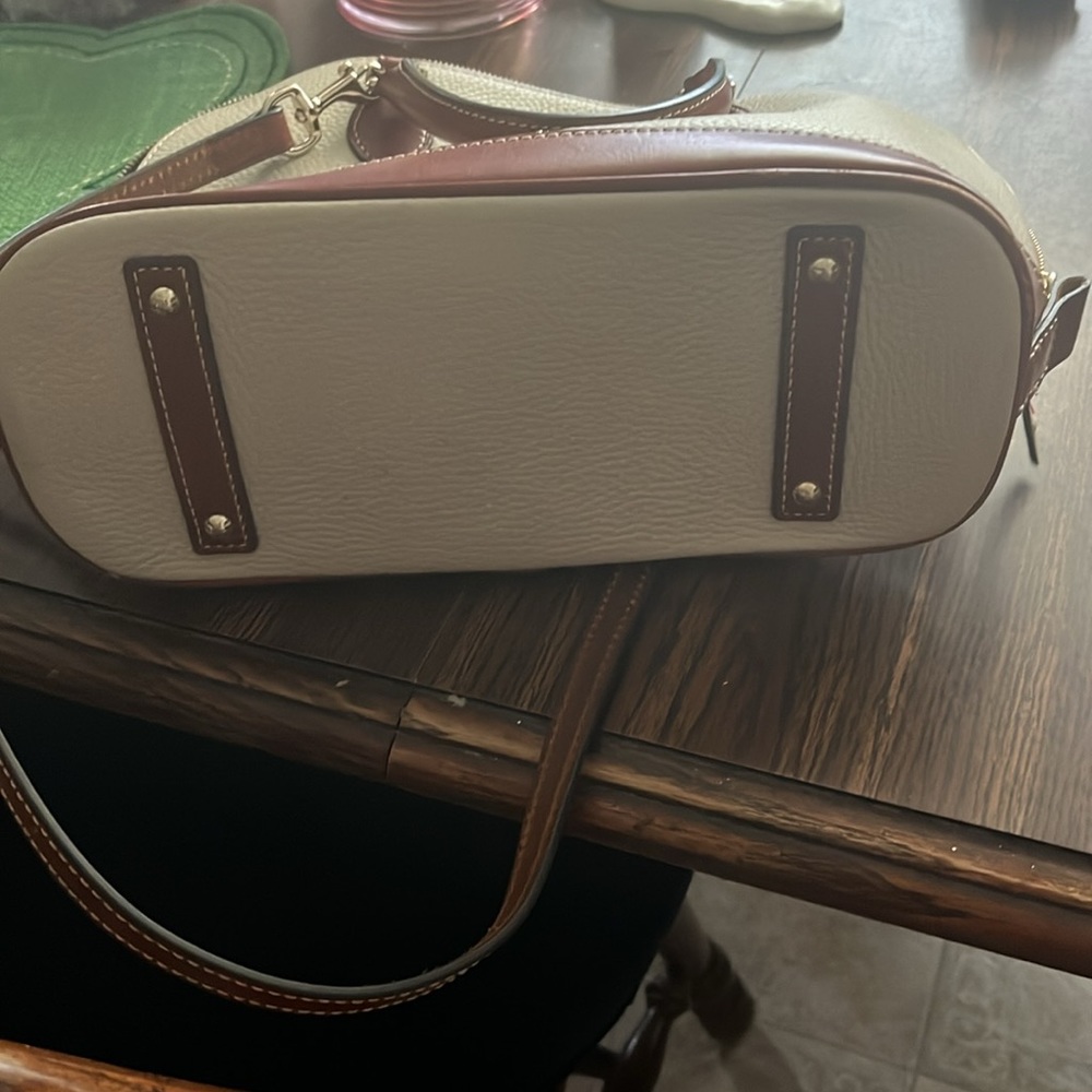 Dooney and Burke perfect condition satchel - Picture 3 of 6